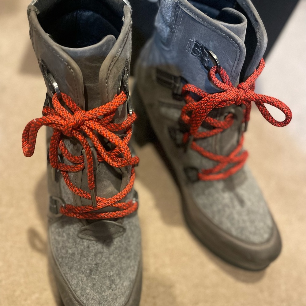 Sorel Blake Lace up bootie